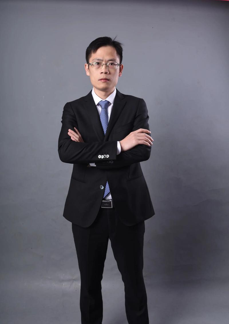 魏华联合创始人 & 首席运营官